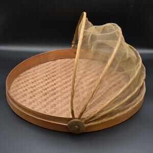 Vtg Round Bamboo Wicker Food Serve, Protection, Drying Tray with Net